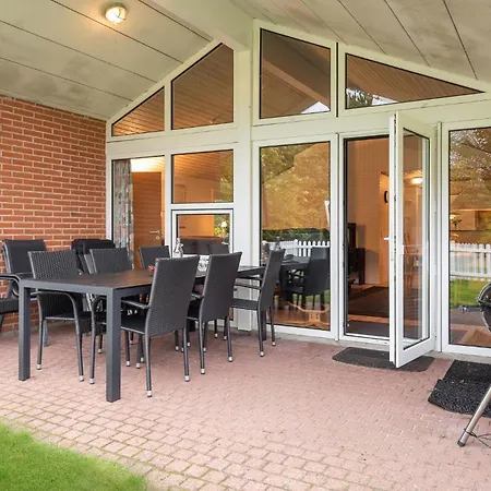 Casa de Férias Four-bedroom In *