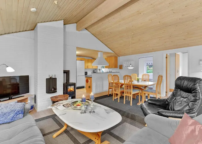 Four-bedroom In Дом отдыха *