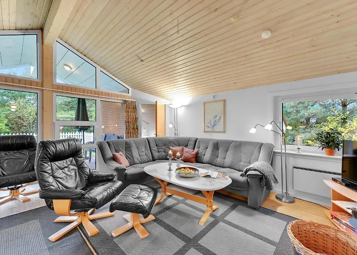 Hébergement de vacances Four-bedroom In Ulfborg