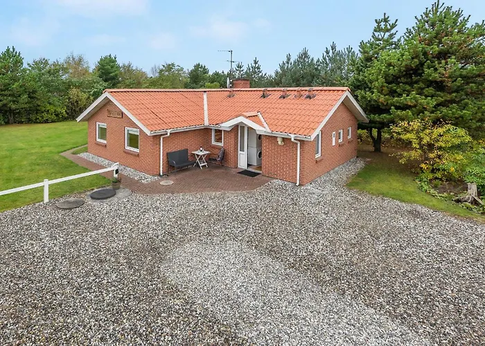 Four-bedroom In Ulfborg