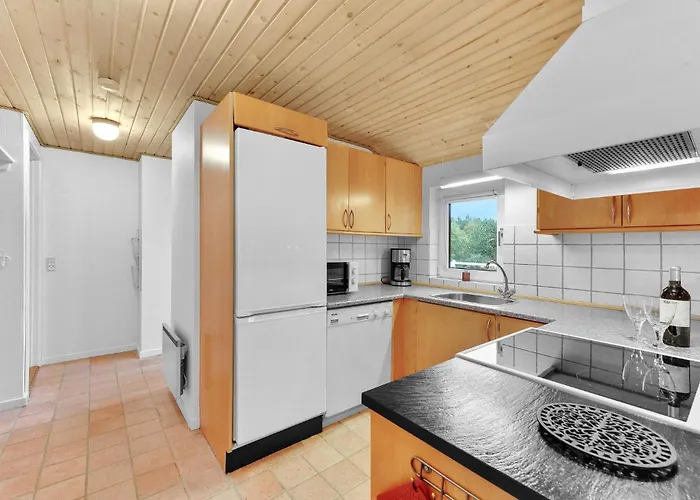 Four-bedroom In Hébergement de vacances Ulfborg